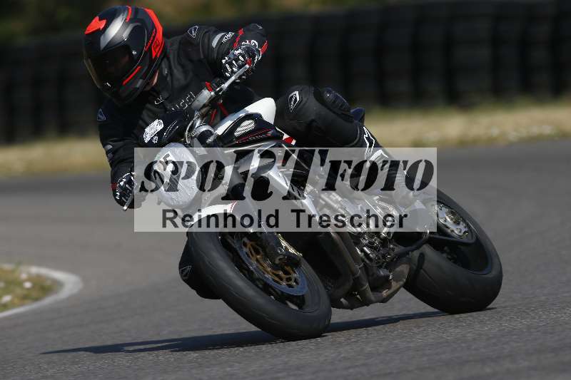 Archiv-2023/28 05.06.2023 Moto Club Anneau du Rhin/blanc-novice/25